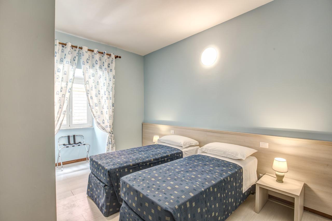 Hotel Nuova Monaco โรม ภายนอก รูปภาพ