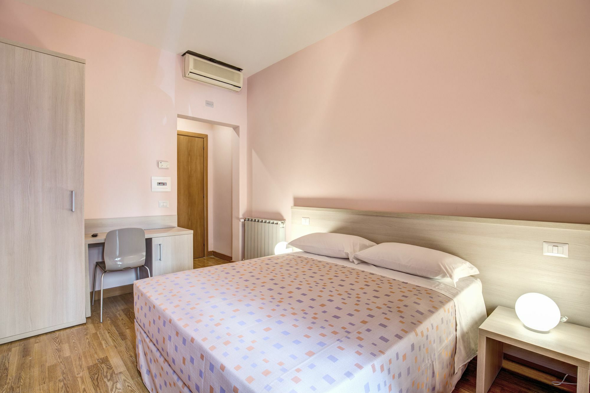 Hotel Nuova Monaco โรม ภายนอก รูปภาพ